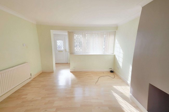 12 Jordans Way, Rainham RM13 9QX 2