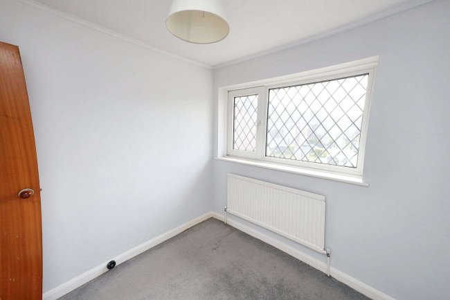 12 Jordans Way, Rainham RM13 9QX 2