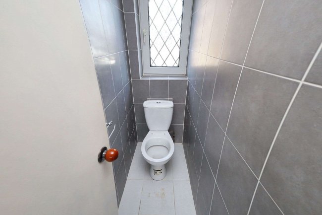 12 Jordans Way, Rainham RM13 9QX 2