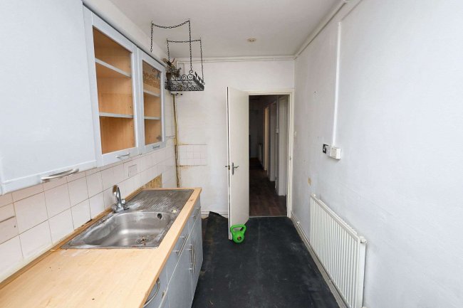 114A Barons Court Road, Barons Court, London W14 9DX 9