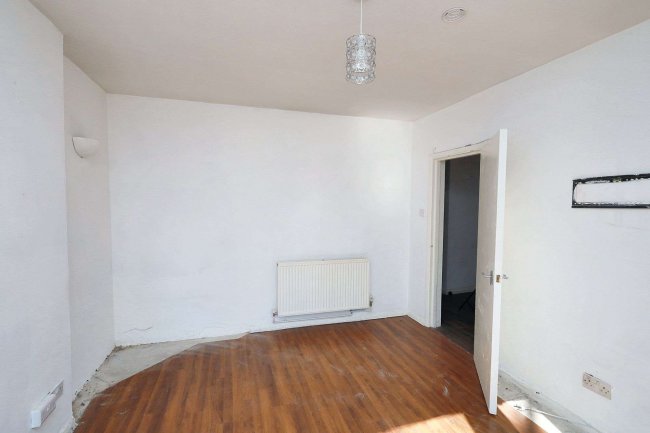 114A Barons Court Road, Barons Court, London W14 9DX 9