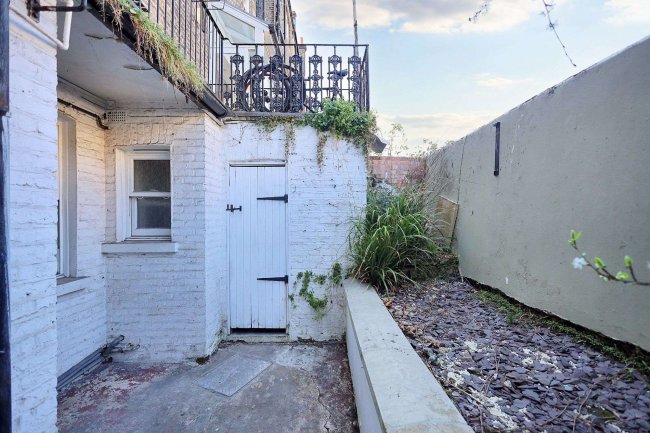 114A Barons Court Road, Barons Court, London W14 9DX 9