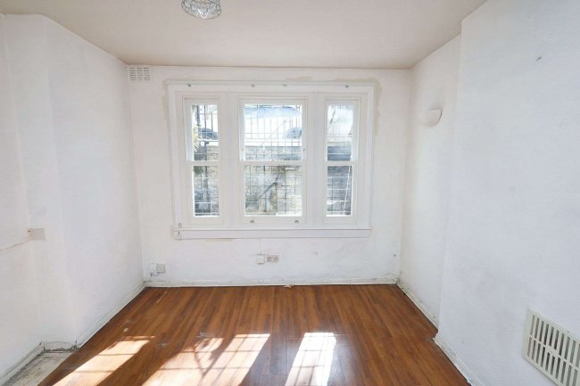 114A Barons Court Road, Barons Court, London W14 9DX 9