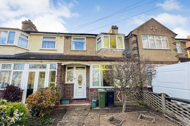 23 Green Lanes, Epsom, KT19 9TW 10