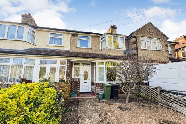 23 Green Lanes, Epsom, KT19 9TW 10