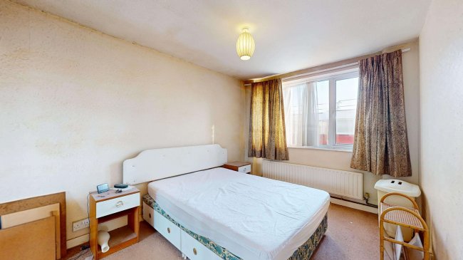 13 The Priory, Epsom Road, Croydon, Surrey, CR0 4NT 5