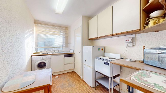 13 The Priory, Epsom Road, Croydon, Surrey, CR0 4NT 5