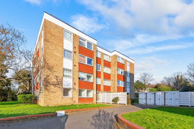 13 The Priory, Epsom Road, Croydon, Surrey, CR0 4NT 5