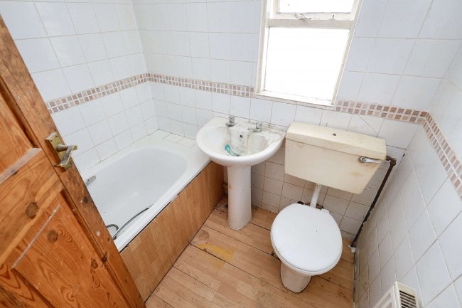 70a St. James Road, Watford, Hertfordshire, WD18 0DX 9