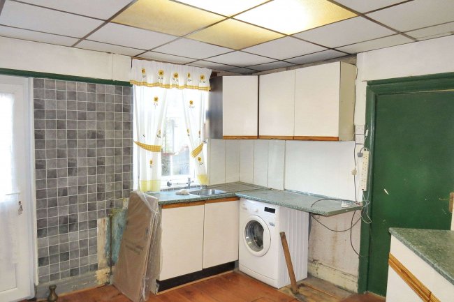 39 Ellesmere Road, Blackpool, Lancashire, FY4 3DH 8