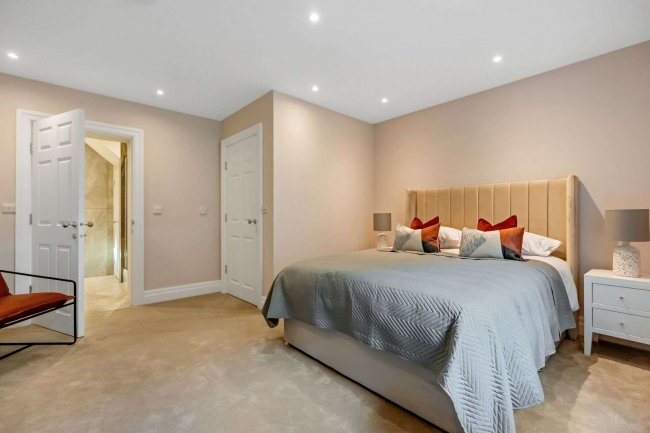 Flat 1 Warkworth Lodge, 10 Warkworth Terrace, Cambridge CB1 1EB 4