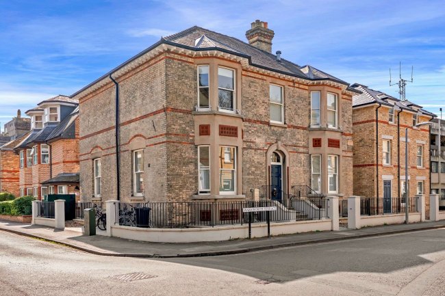 Flat 1 Warkworth Lodge, 10 Warkworth Terrace, Cambridge CB1 1EB 4