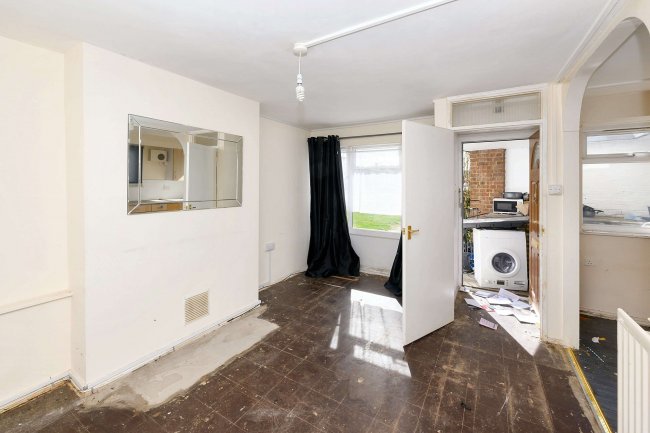 1 Wood Green Way, Cheshunt, Waltham Cross, EN8 8SY 9