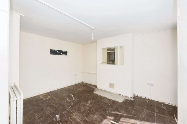 1 Wood Green Way, Cheshunt, Waltham Cross, EN8 8SY 9