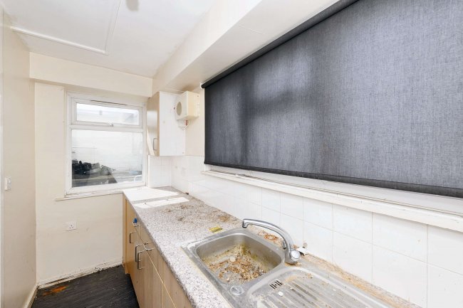 1 Wood Green Way, Cheshunt, Waltham Cross, EN8 8SY 9