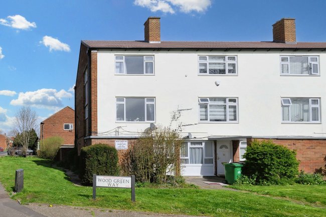 1 Wood Green Way, Cheshunt, Waltham Cross, EN8 8SY 9