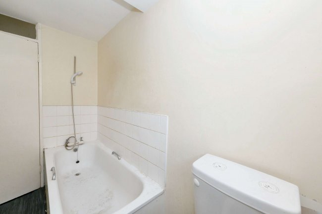 1 Wood Green Way, Cheshunt, Waltham Cross, EN8 8SY 9