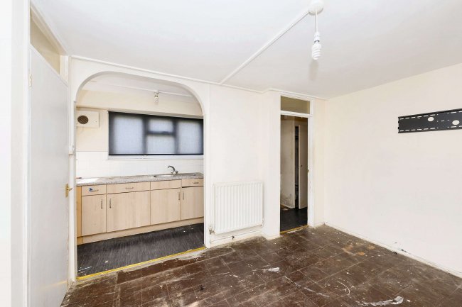 1 Wood Green Way, Cheshunt, Waltham Cross, EN8 8SY 9