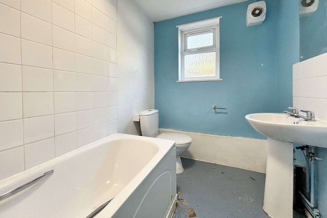 3 Russells Ride, Cheshunt, Waltham Cross, EN8 8TS 1