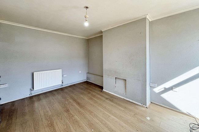 3 Russells Ride, Cheshunt, Waltham Cross, EN8 8TS 1