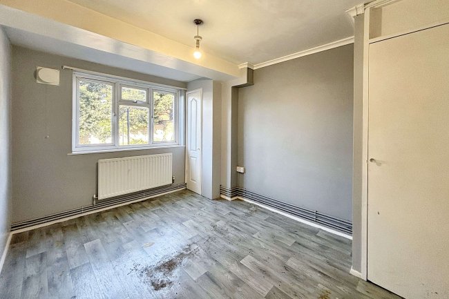 3 Russells Ride, Cheshunt, Waltham Cross, EN8 8TS 1