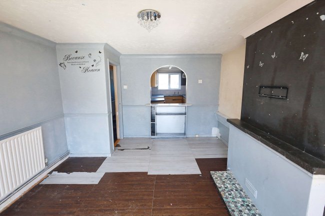 1 The Green, Cheshunt, Waltham Cross, EN8 0HA 9