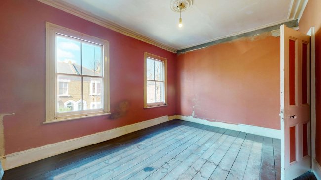 Upper Flat, 40 Grayshott Road, Battersea, London, SW11 5TT 1