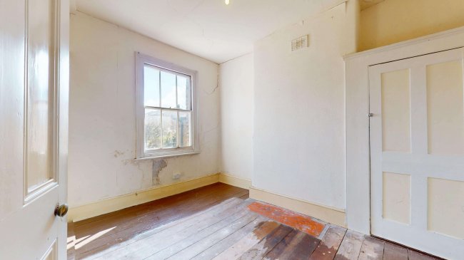 Upper Flat, 40 Grayshott Road, Battersea, London, SW11 5TT 1