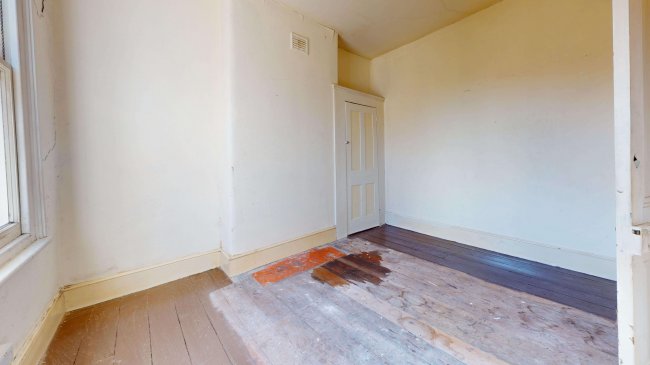 Upper Flat, 40 Grayshott Road, Battersea, London, SW11 5TT 1