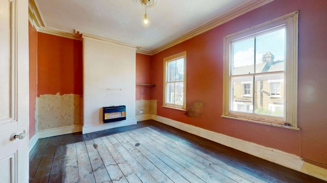 Upper Flat, 40 Grayshott Road, Battersea, London, SW11 5TT 1