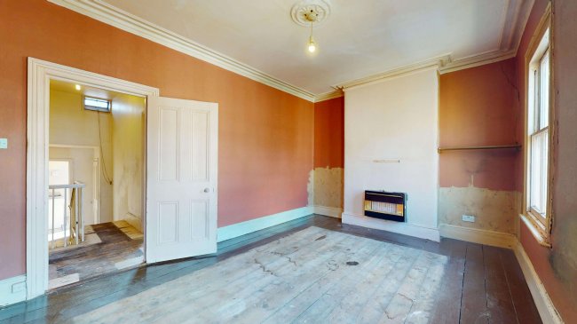 Upper Flat, 40 Grayshott Road, Battersea, London, SW11 5TT 1