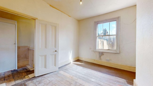 Upper Flat, 40 Grayshott Road, Battersea, London, SW11 5TT 1