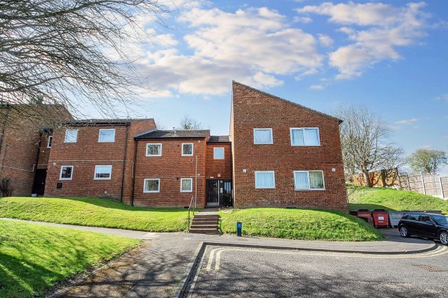 3 Rowan Close, Luton, Bedfordshire, LU1 1JF 3