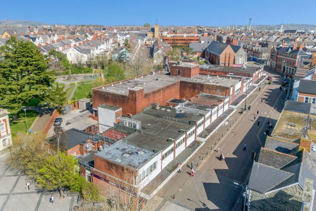 117 Holton Road, Barry, South Glamorgan, CF63 4HP 10