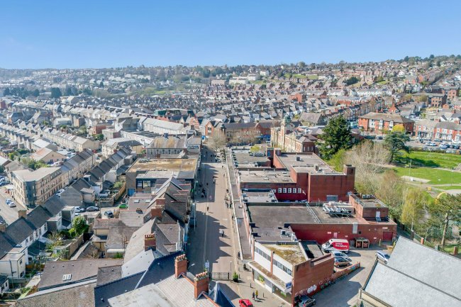 131 Holton Road, Barry, South Glamorgan, CF63 4HP 2