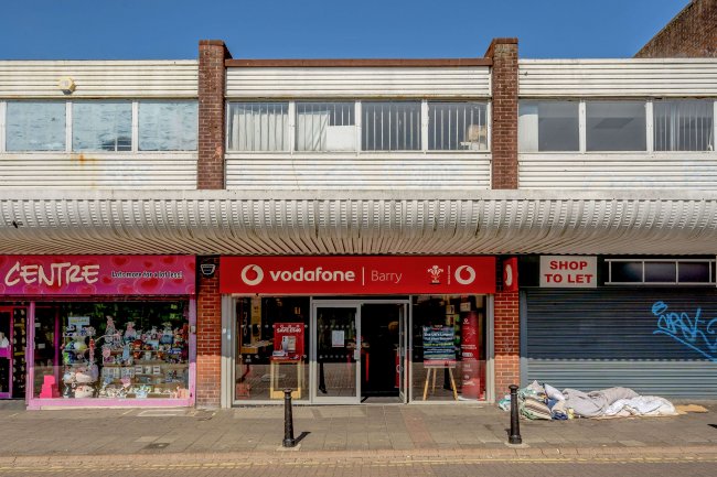 131 Holton Road, Barry, South Glamorgan, CF63 4HP 2