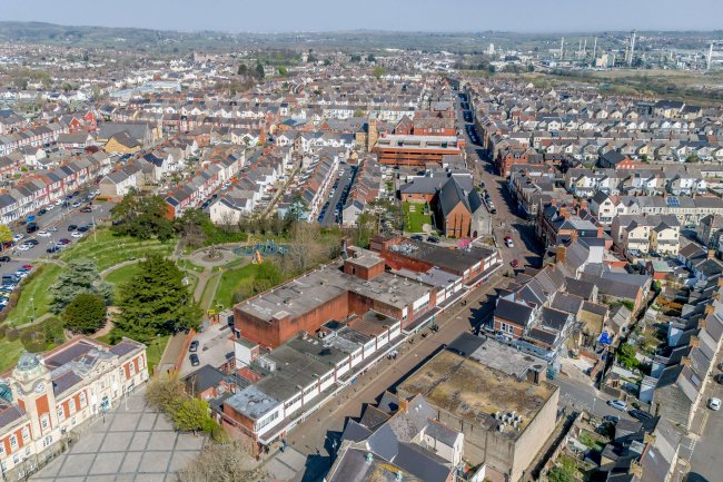 143 Holton Road, Barry, South Glamorgan, CF63 4HP 1