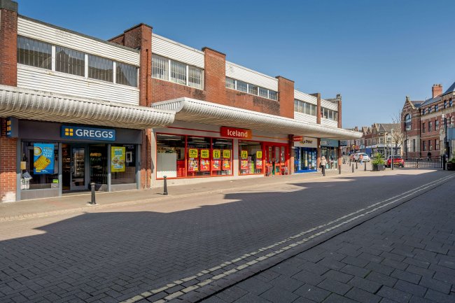 143 Holton Road, Barry, South Glamorgan, CF63 4HP 1