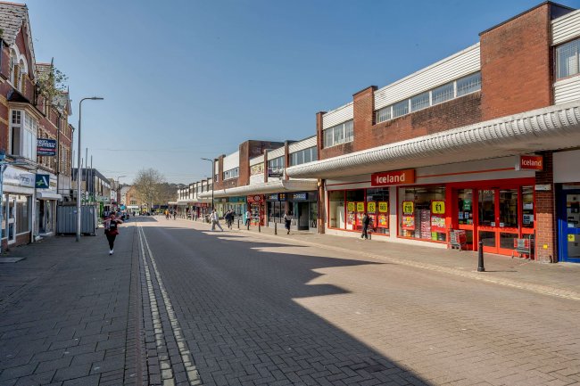 143 Holton Road, Barry, South Glamorgan, CF63 4HP 1