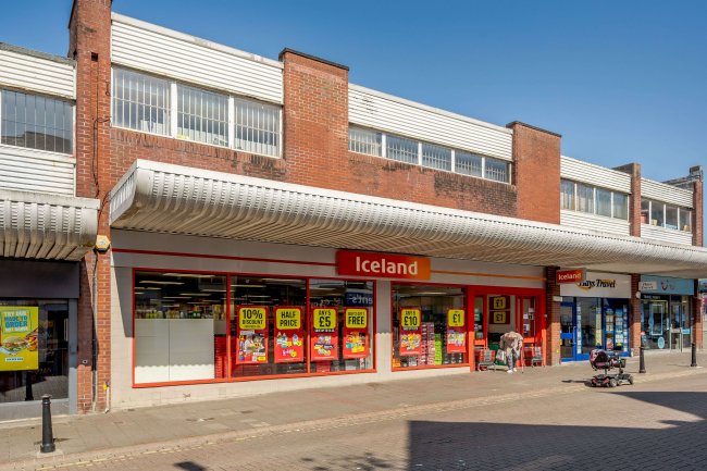 143 Holton Road, Barry, South Glamorgan, CF63 4HP 1