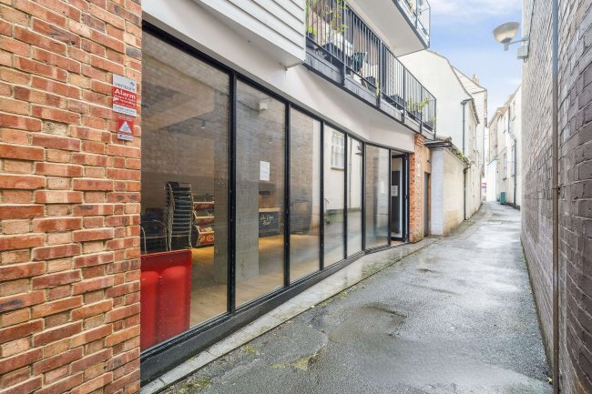 1 Kings Passage, Kingston upon Thames, KT1 1AQ 4