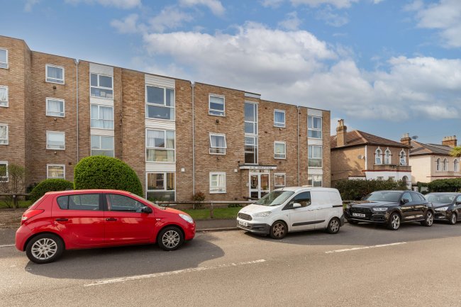 20 Charlotte Road, Wallington, Surrey, SM6 9AX 2