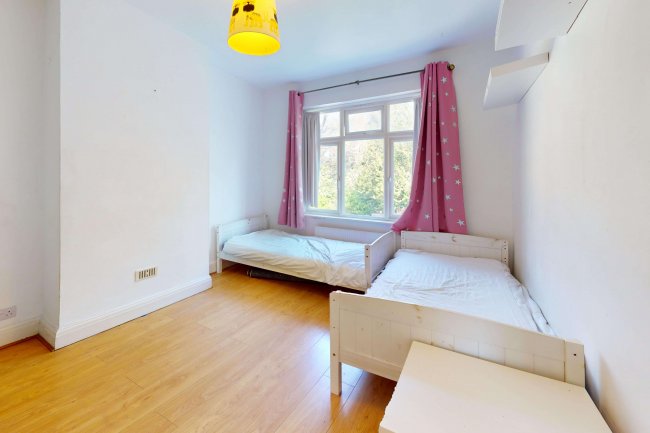 36 Wharncliffe Road, South Norwood, London, SE25 6SL 4