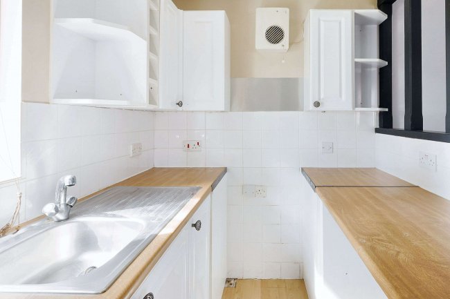 13 Chestnut Walk, Garnetts Lane, Felsted, Essex, CM6 3EJ 7