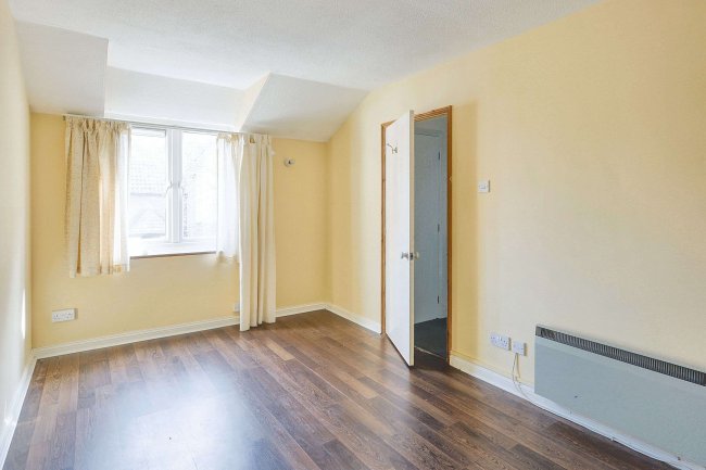 13 Chestnut Walk, Garnetts Lane, Felsted, Essex, CM6 3EJ 7