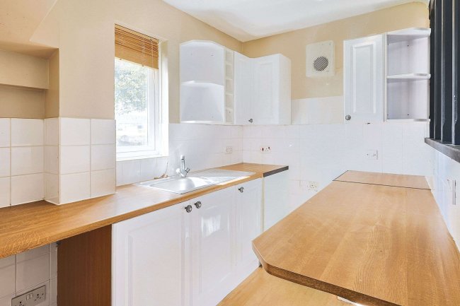 13 Chestnut Walk, Garnetts Lane, Felsted, Essex, CM6 3EJ 7