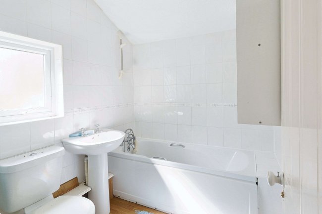 13 Chestnut Walk, Garnetts Lane, Felsted, Essex, CM6 3EJ 7