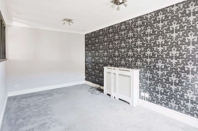 13 Chestnut Walk, Garnetts Lane, Felsted, Essex, CM6 3EJ 7