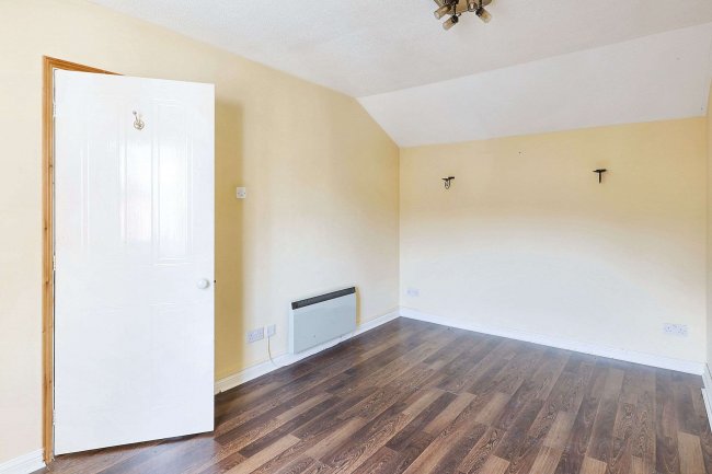 13 Chestnut Walk, Garnetts Lane, Felsted, Essex, CM6 3EJ 7