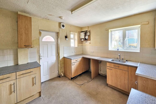 81 Birch Hall Lane, Longsight, Manchester, M13 0XY 7